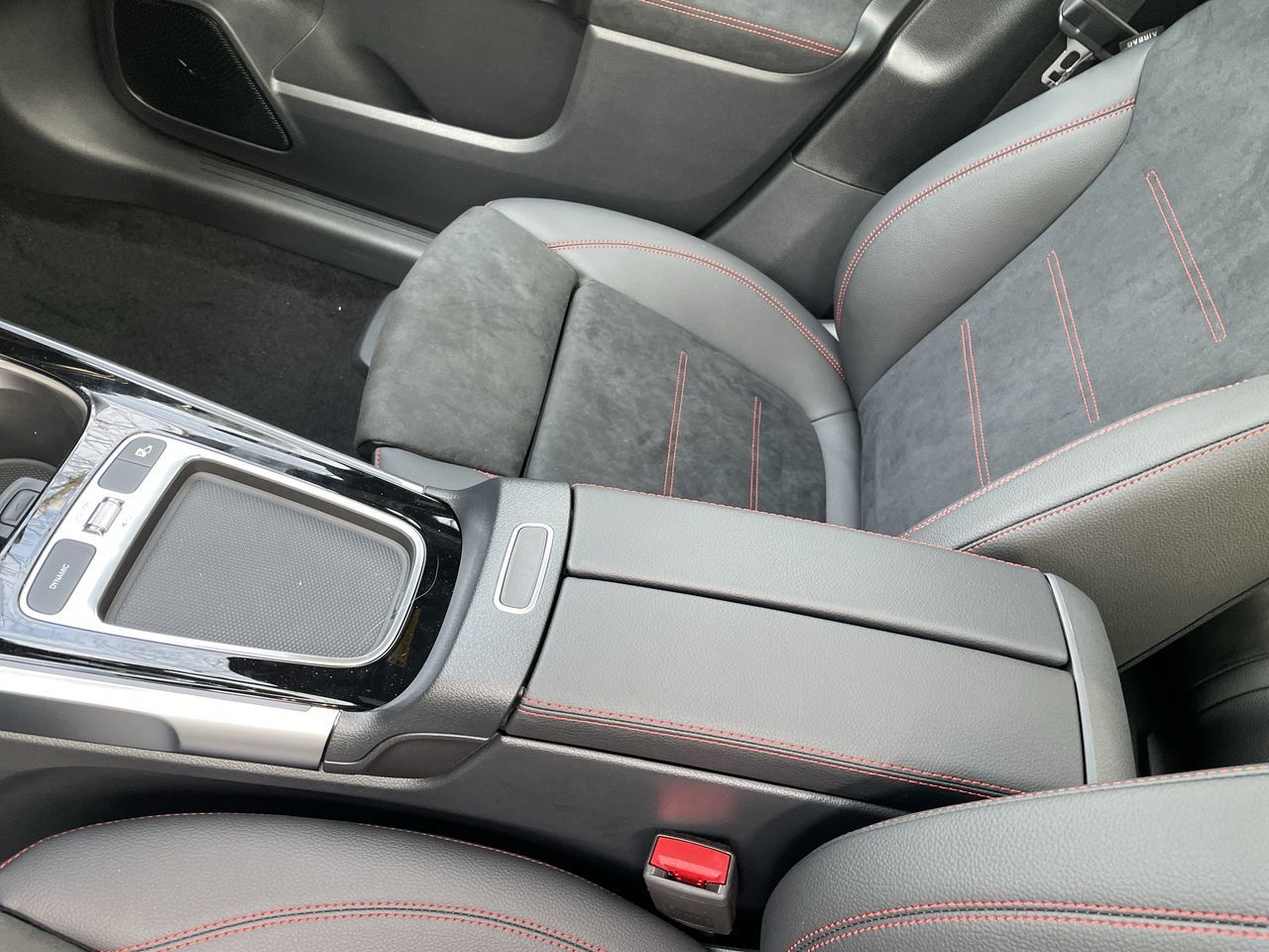 2025 Mercedes-Benz GLB250 in North Vancouver, British Columbia