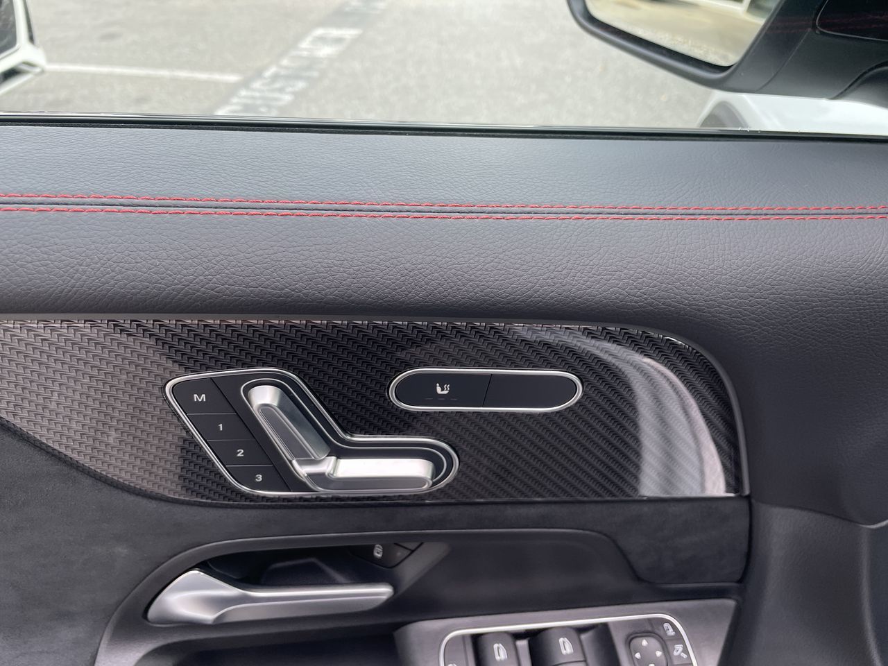 2025 Mercedes-Benz GLB