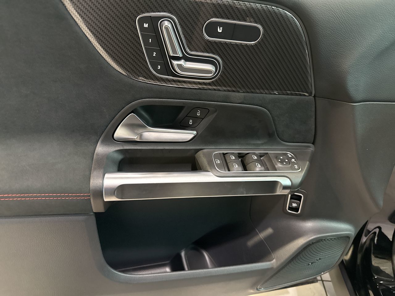 2025 Mercedes-Benz GLB in North Vancouver, British Columbia