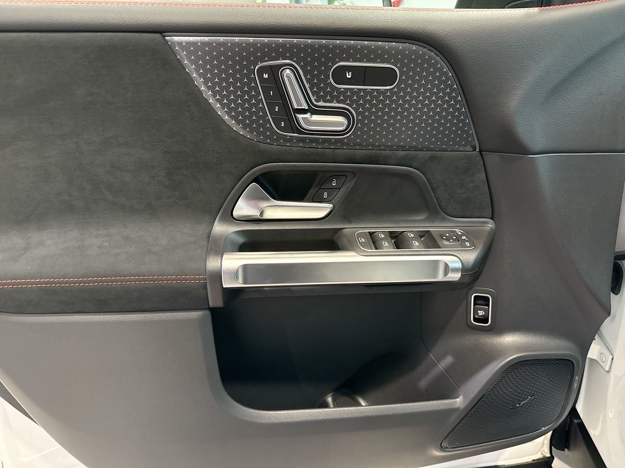 2025 Mercedes-Benz GLB in North Vancouver, British Columbia