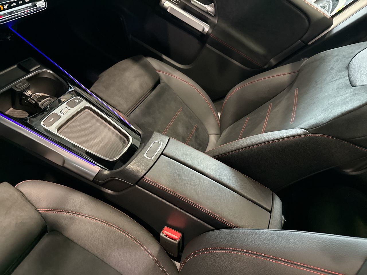 2025 Mercedes-Benz GLB in North Vancouver, British Columbia