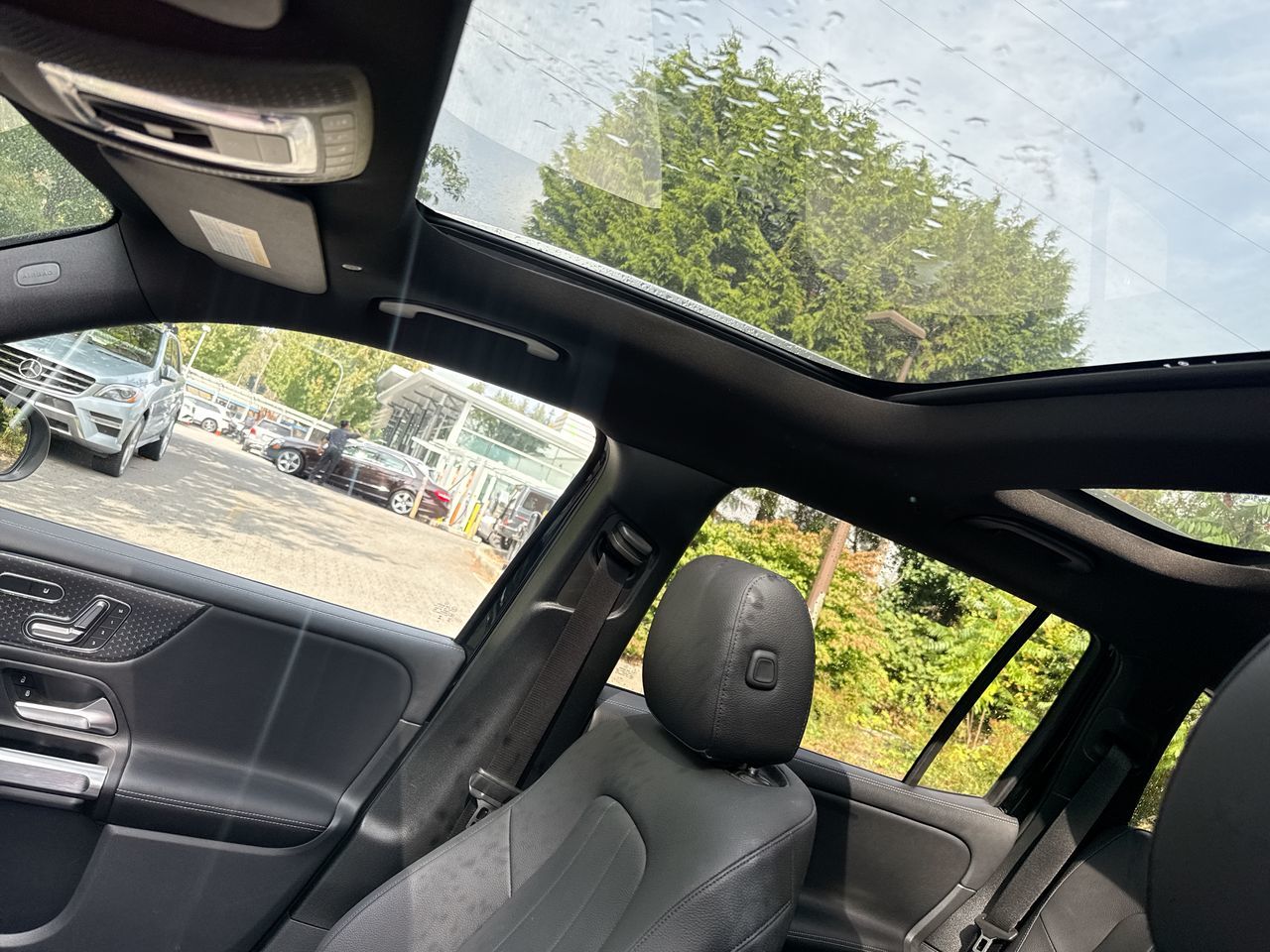 2025  GLB250