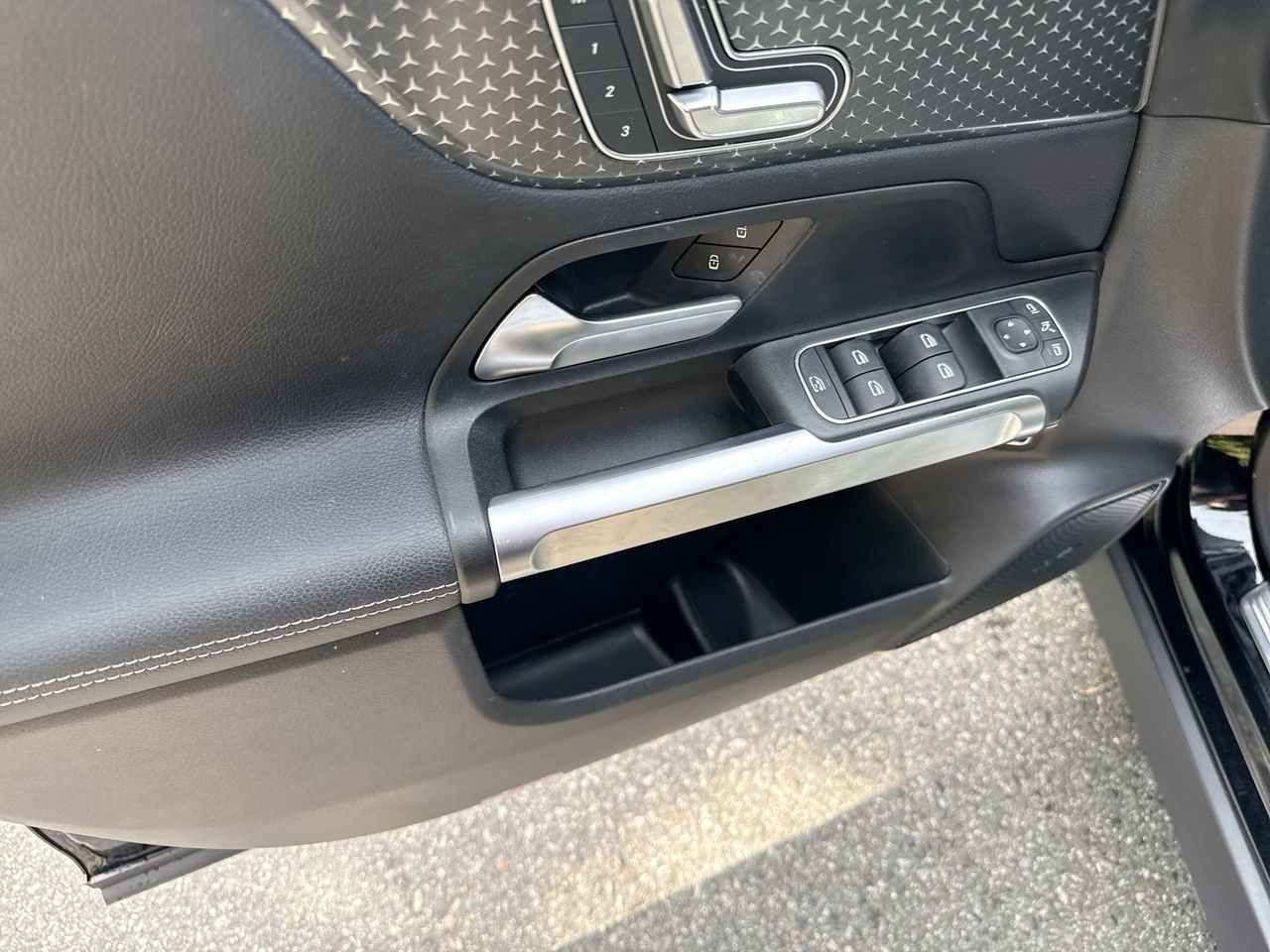 2025  GLB250