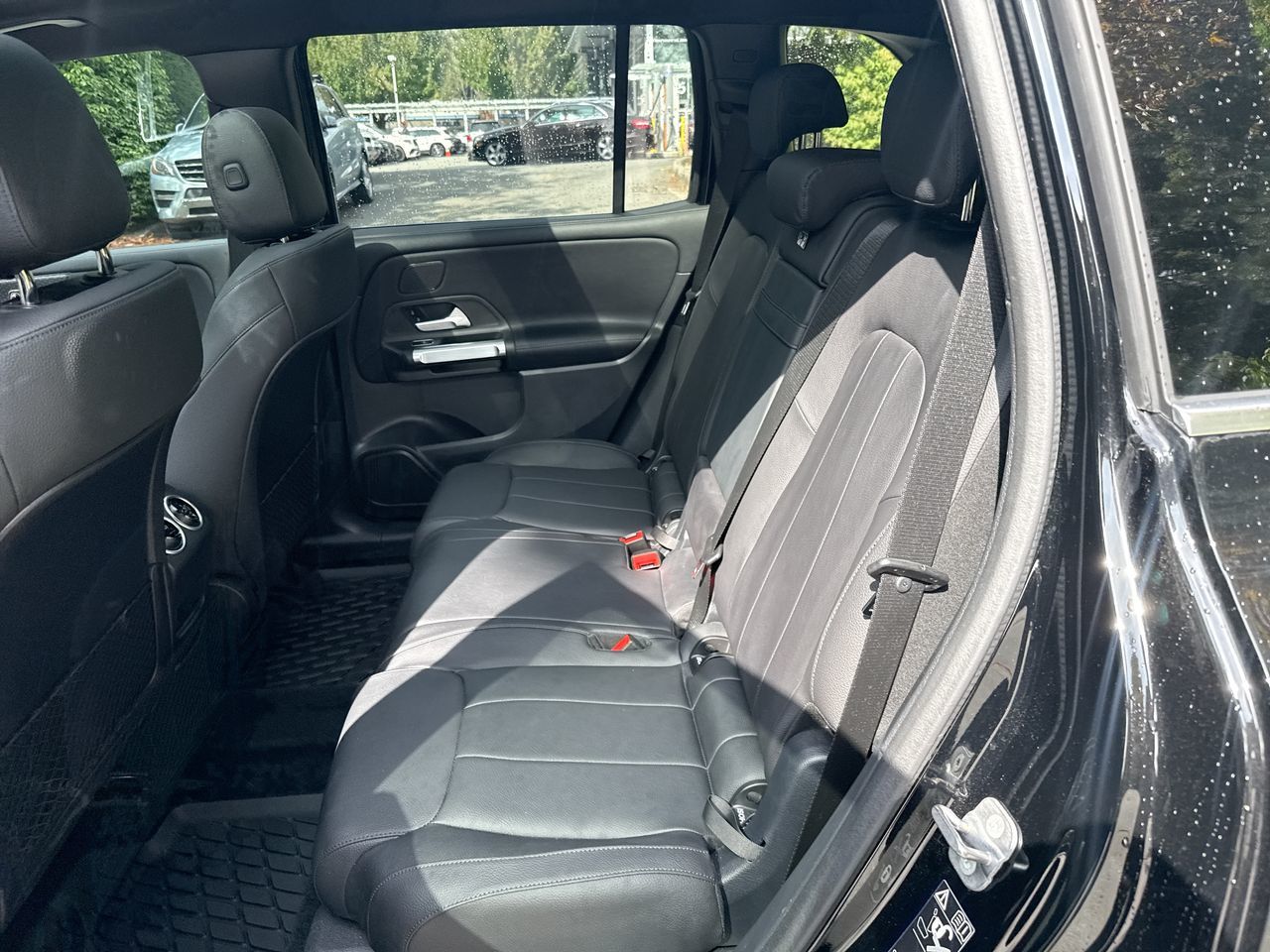 2025  GLB250