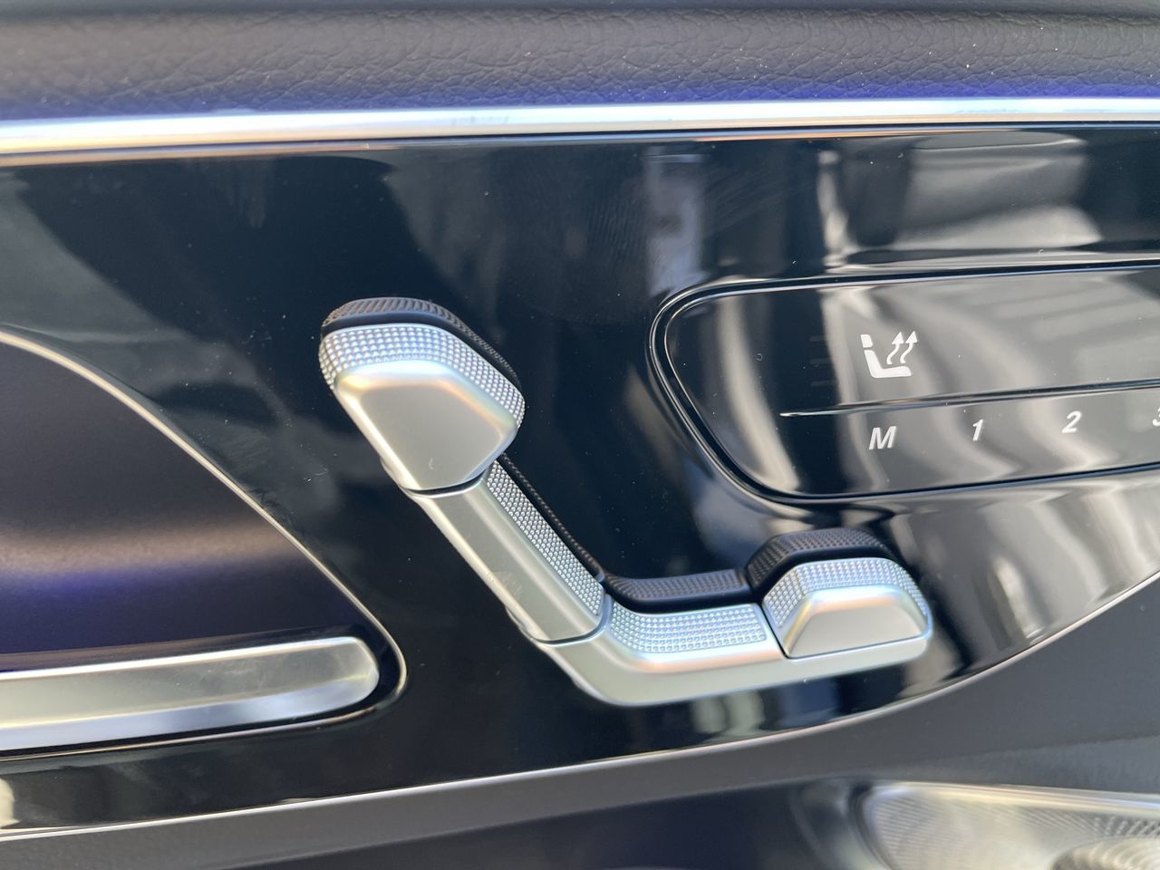 2025 Mercedes-Benz GLC Plug-in Hybrid in North Vancouver, British Columbia