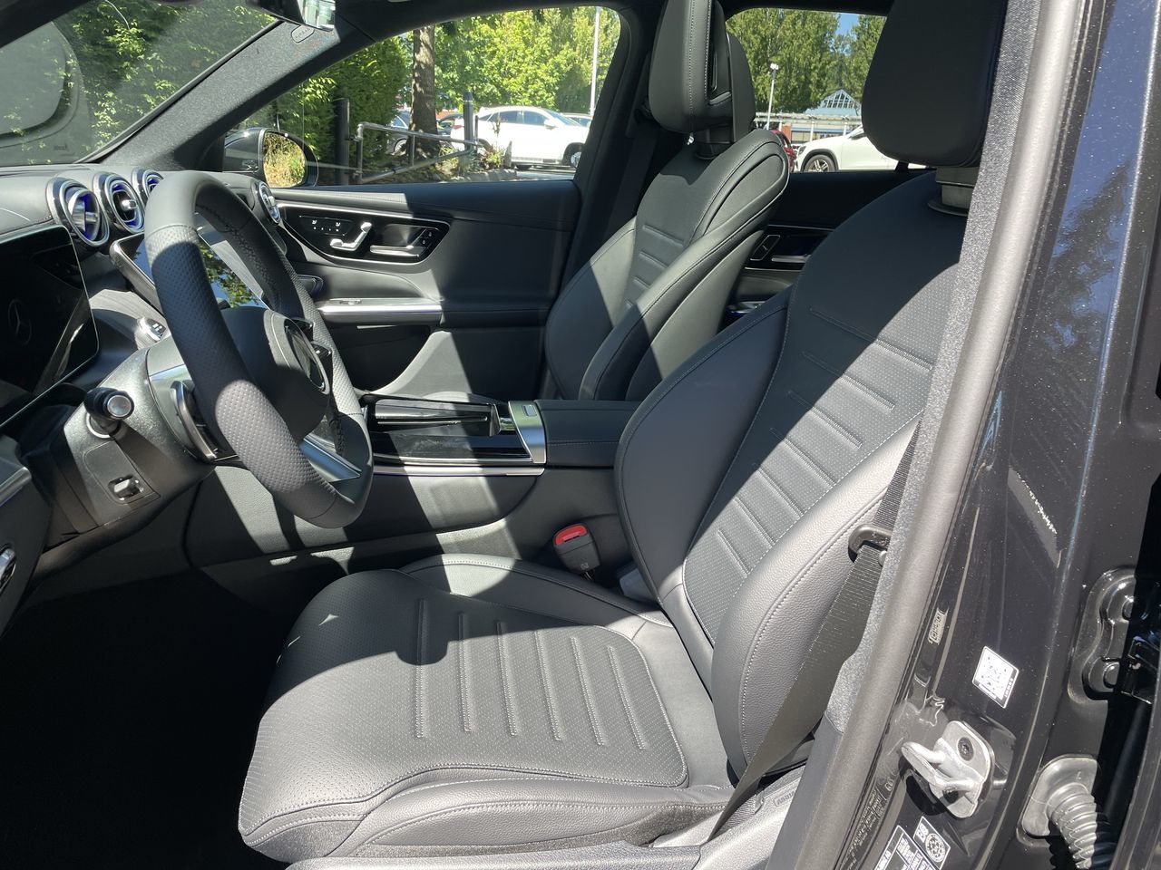 2025 Mercedes-Benz GLC Plug-in Hybrid in North Vancouver, British Columbia
