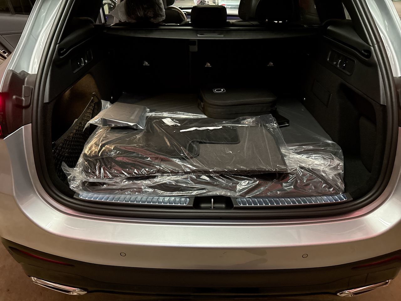 2026 Mercedes-Benz GLC Plug-in Hybrid in North Vancouver, British Columbia