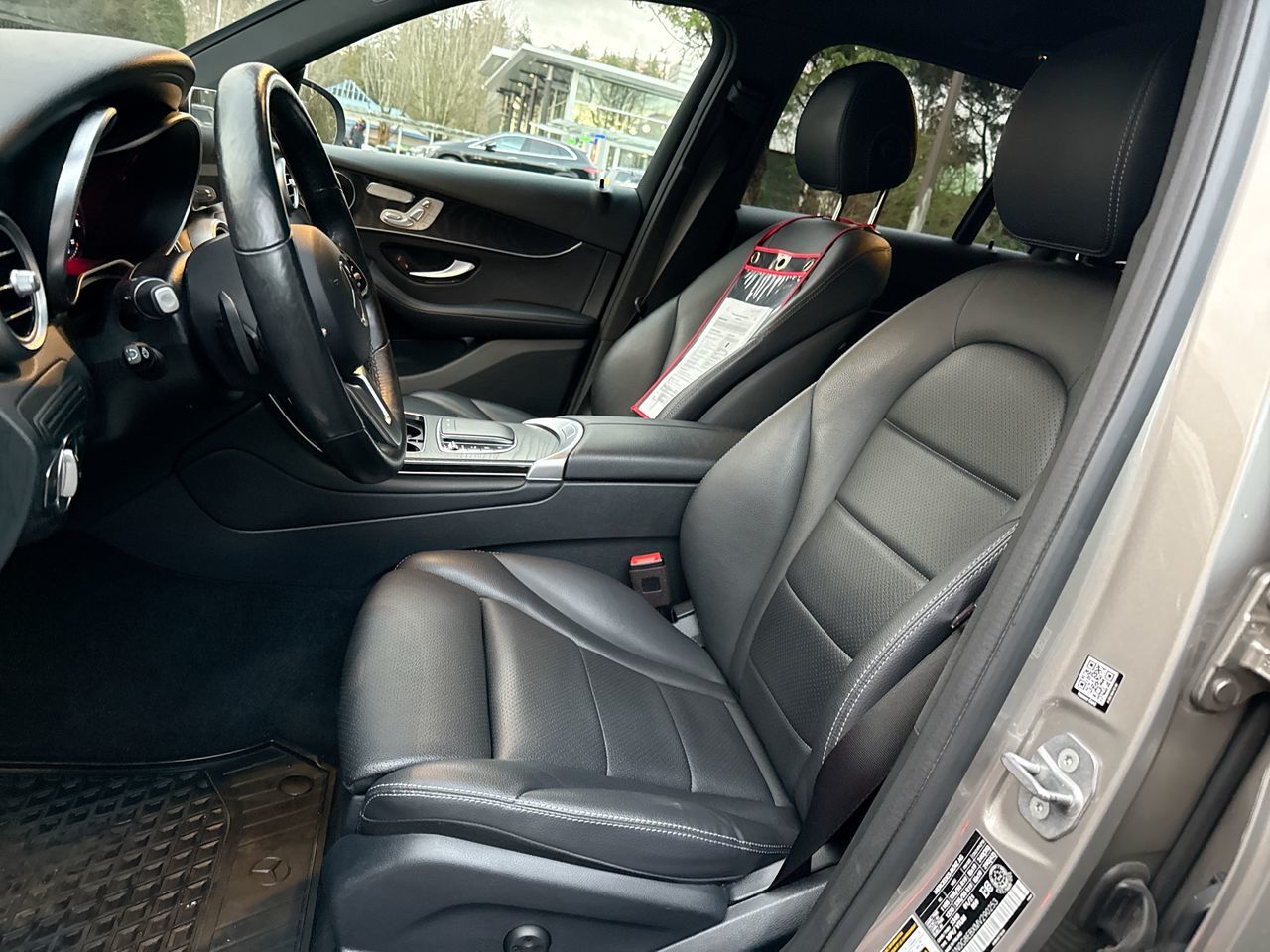 2021 Mercedes-Benz GLC300 in North Vancouver, British Columbia