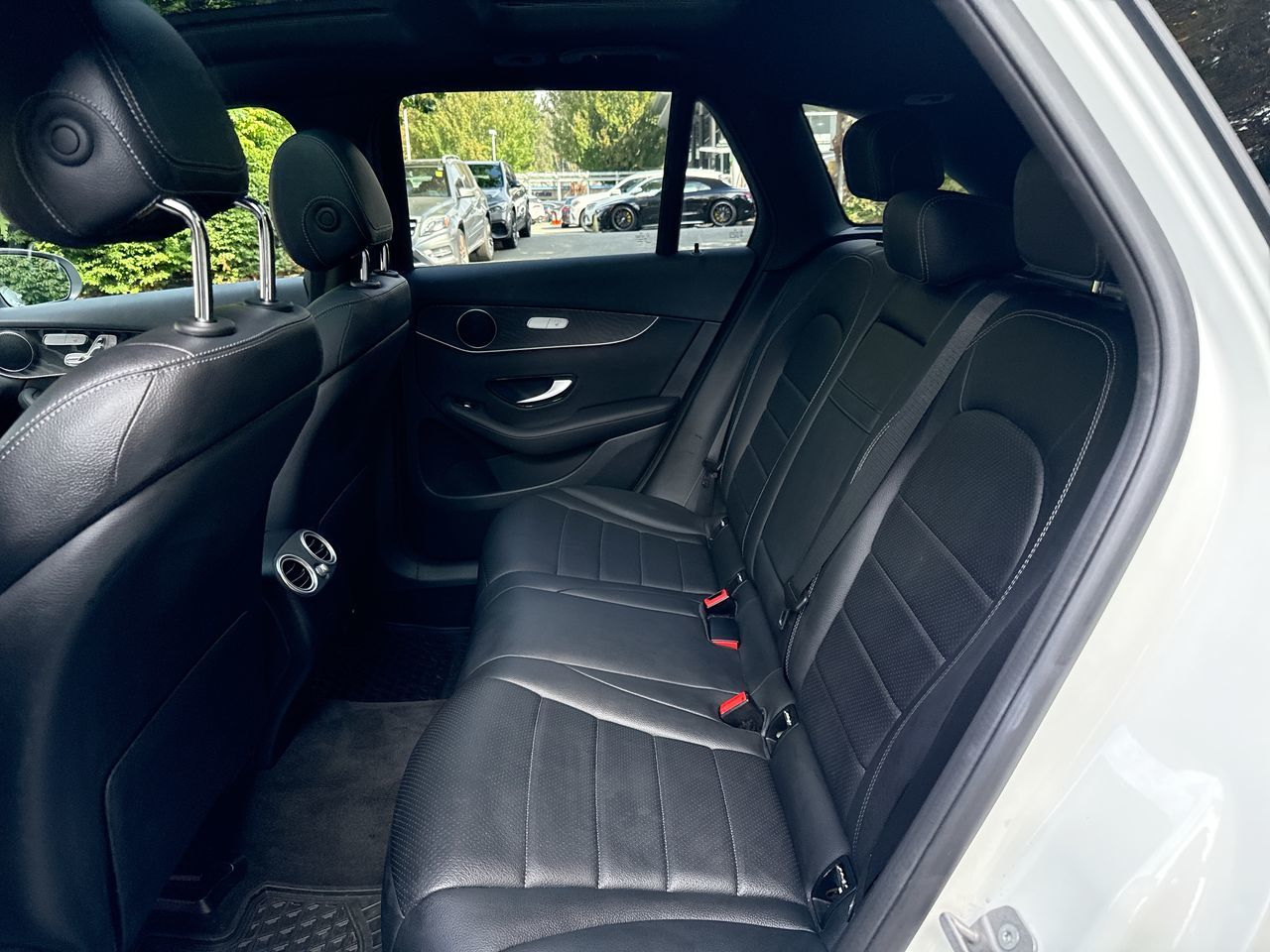 2021 Mercedes-Benz GLC300