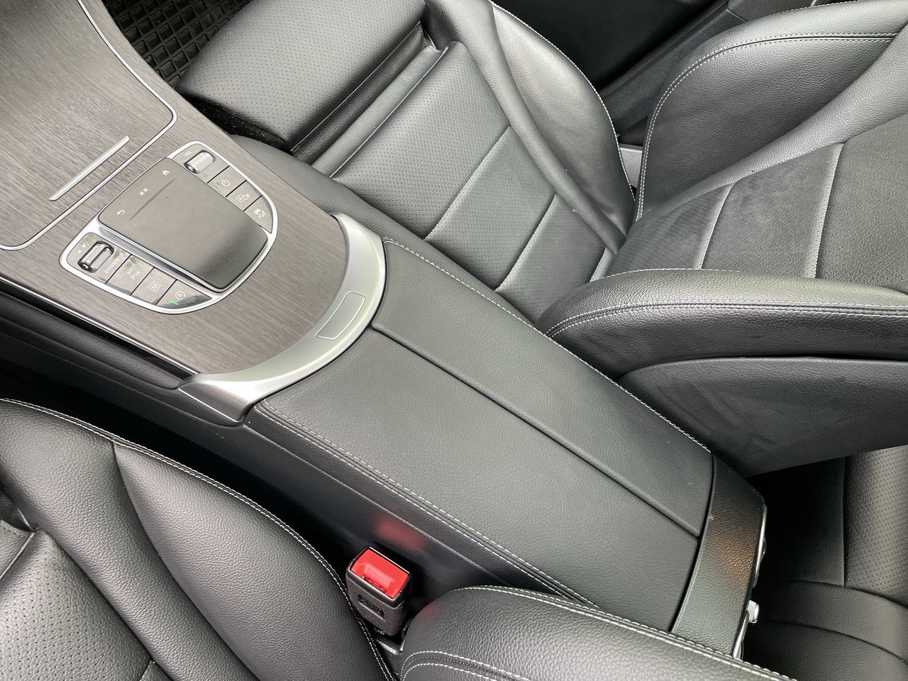 2022 Mercedes-Benz GLC300 in North Vancouver, British Columbia