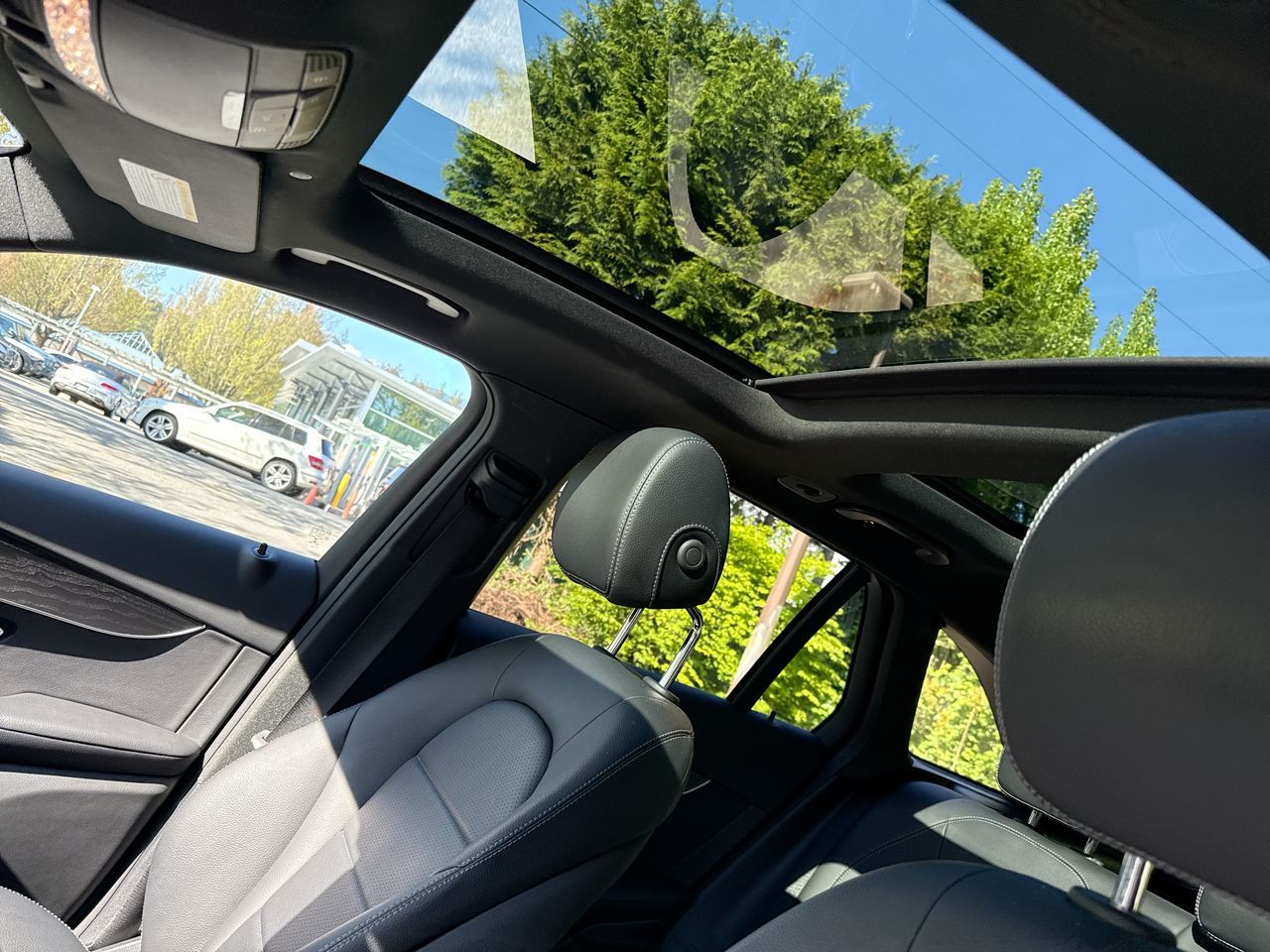 2022  GLC300