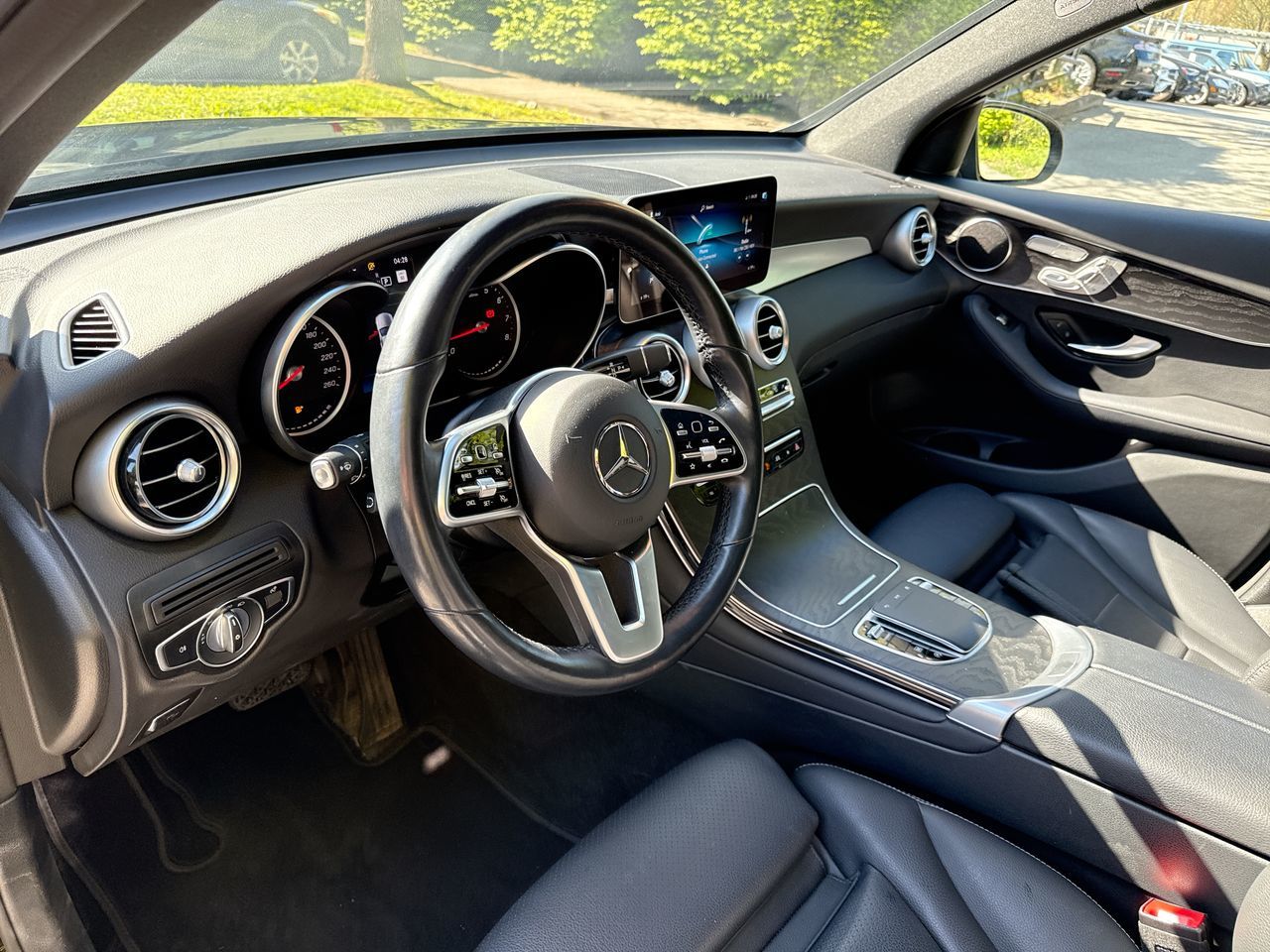2022  GLC300