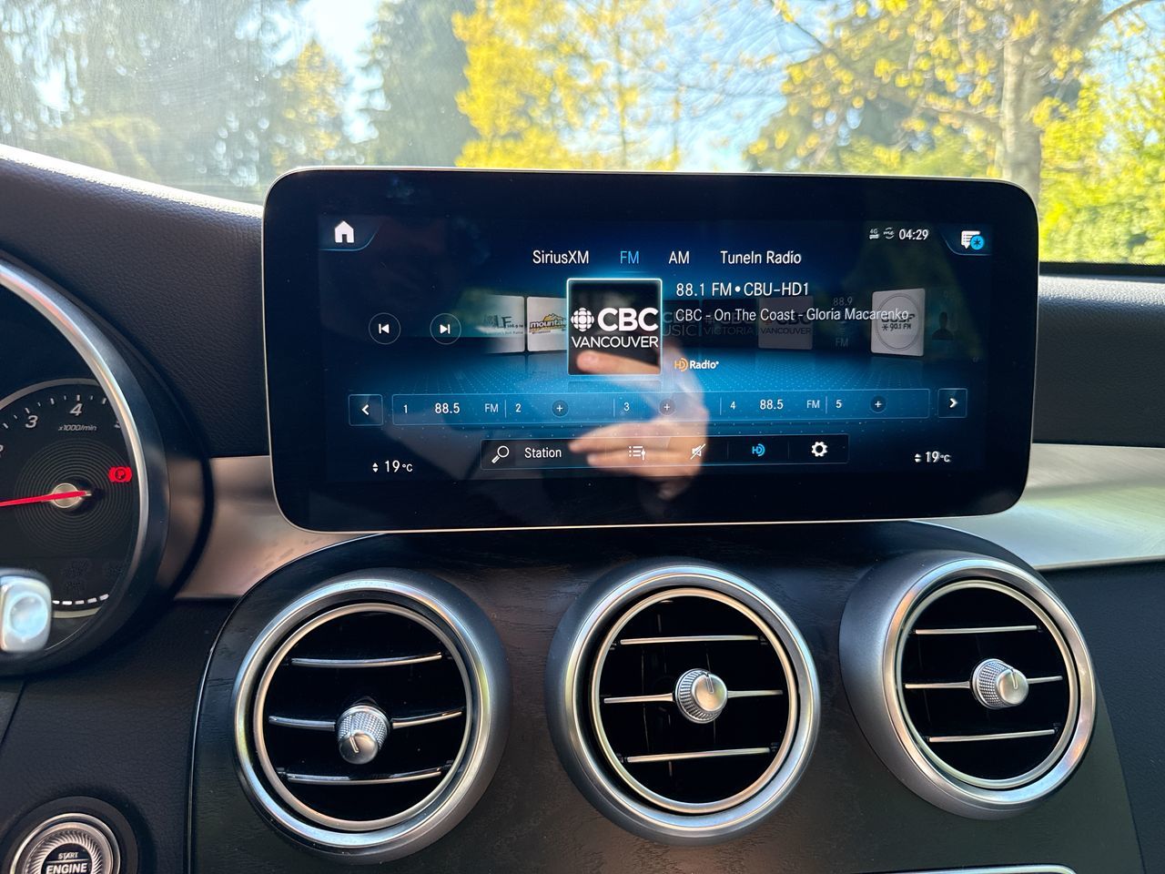 2022  GLC300