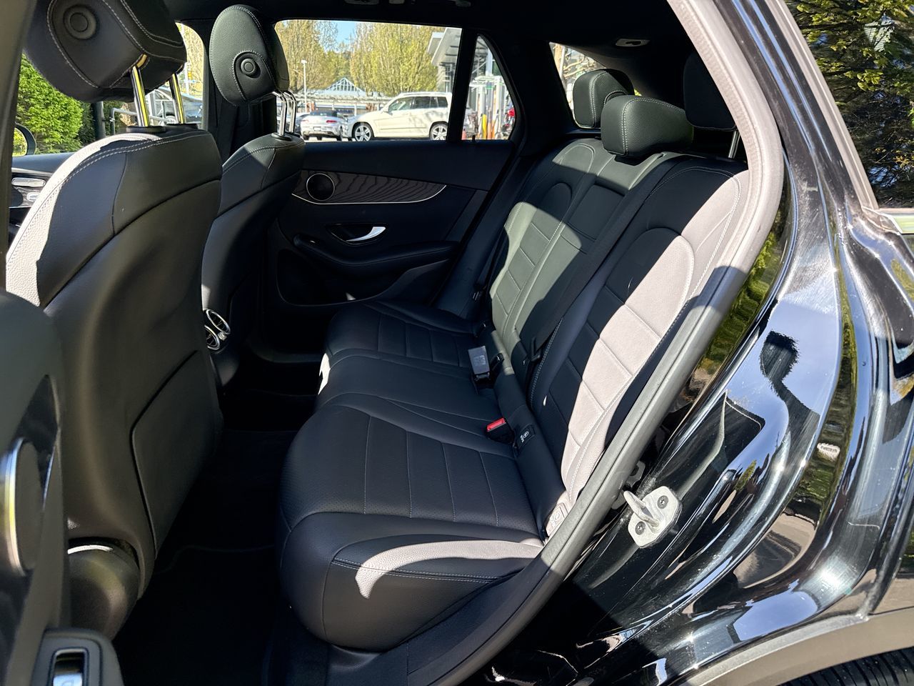2022  GLC300