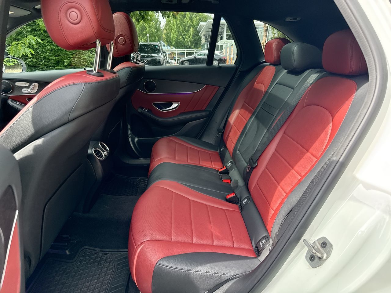 2022  GLC300