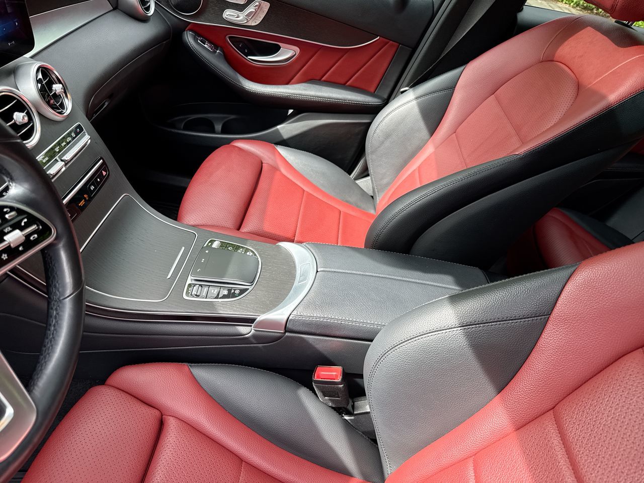 2022  GLC300
