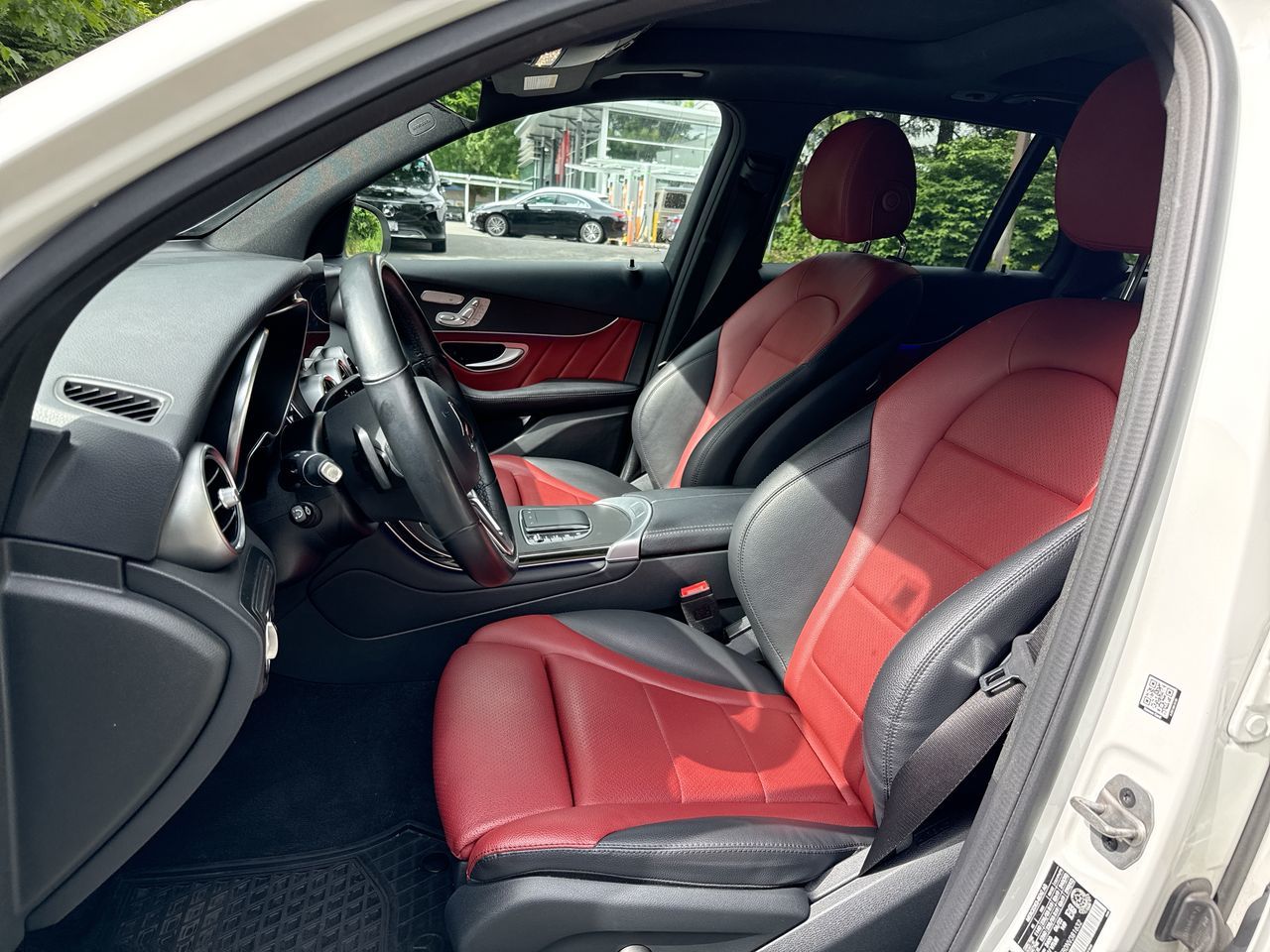 2022  GLC300