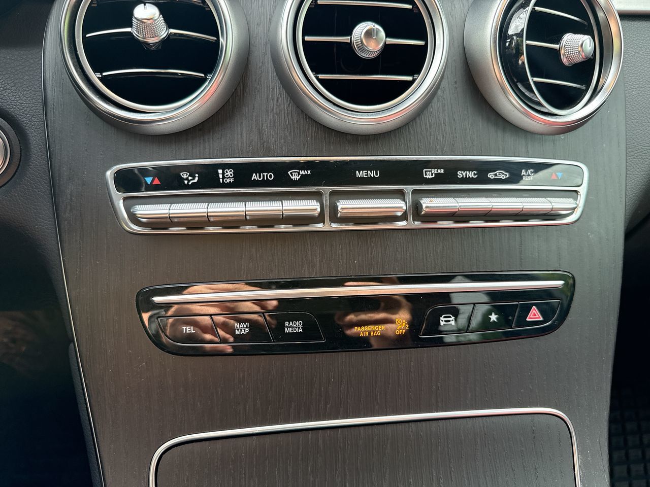 2022  GLC300