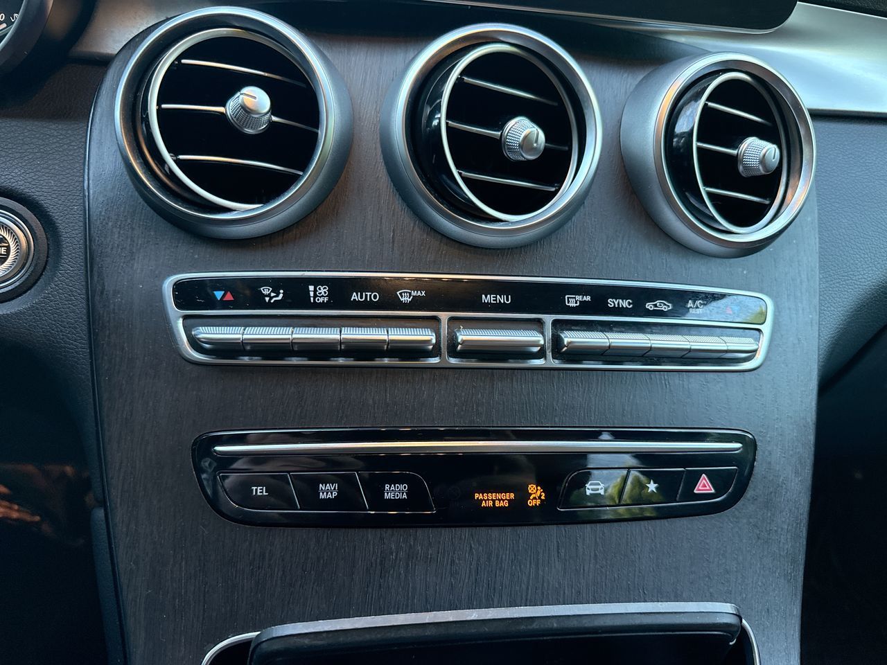 2022  GLC300
