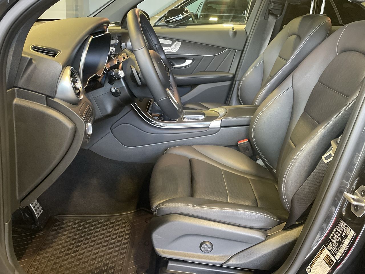 2022  GLC300