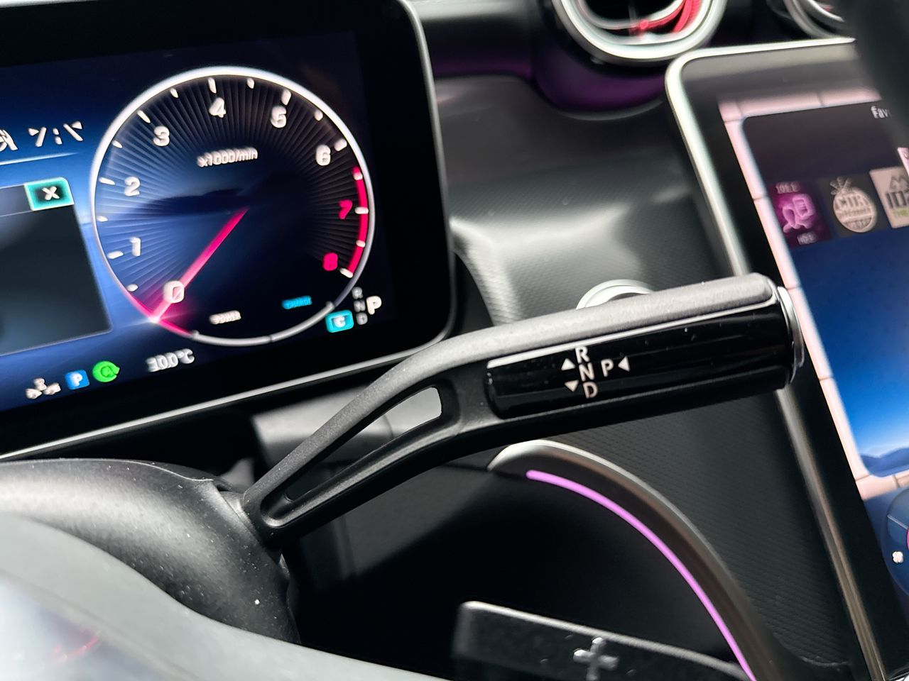 2023 Mercedes-Benz GLC300