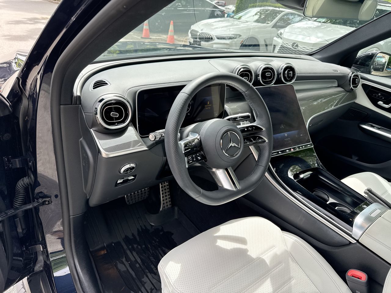 2023  GLC300