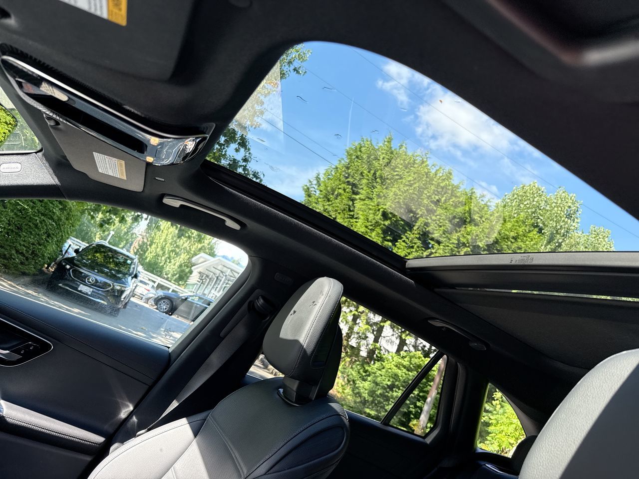2023 Mercedes-Benz GLC300