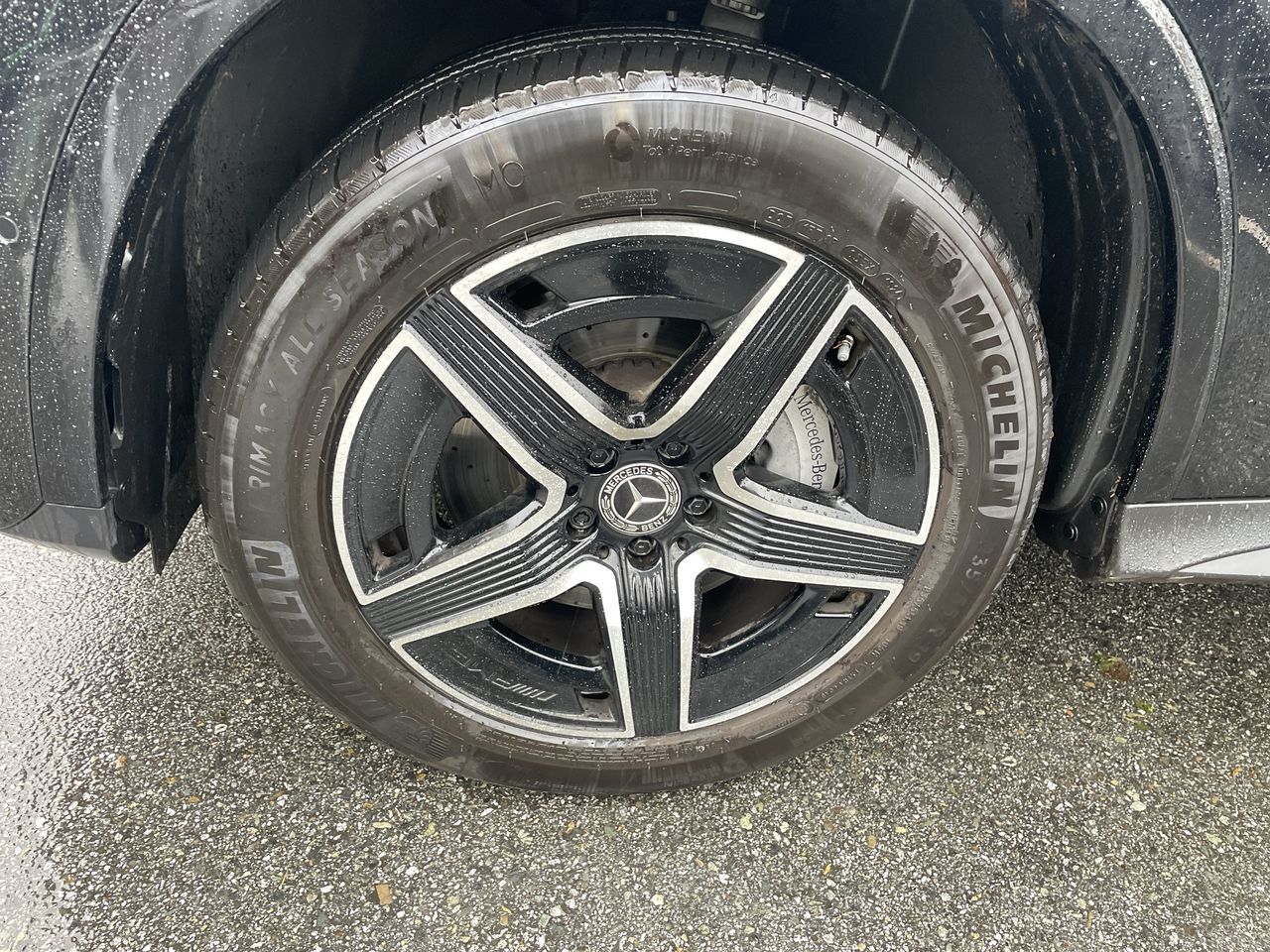 2024 Mercedes-Benz GLC300