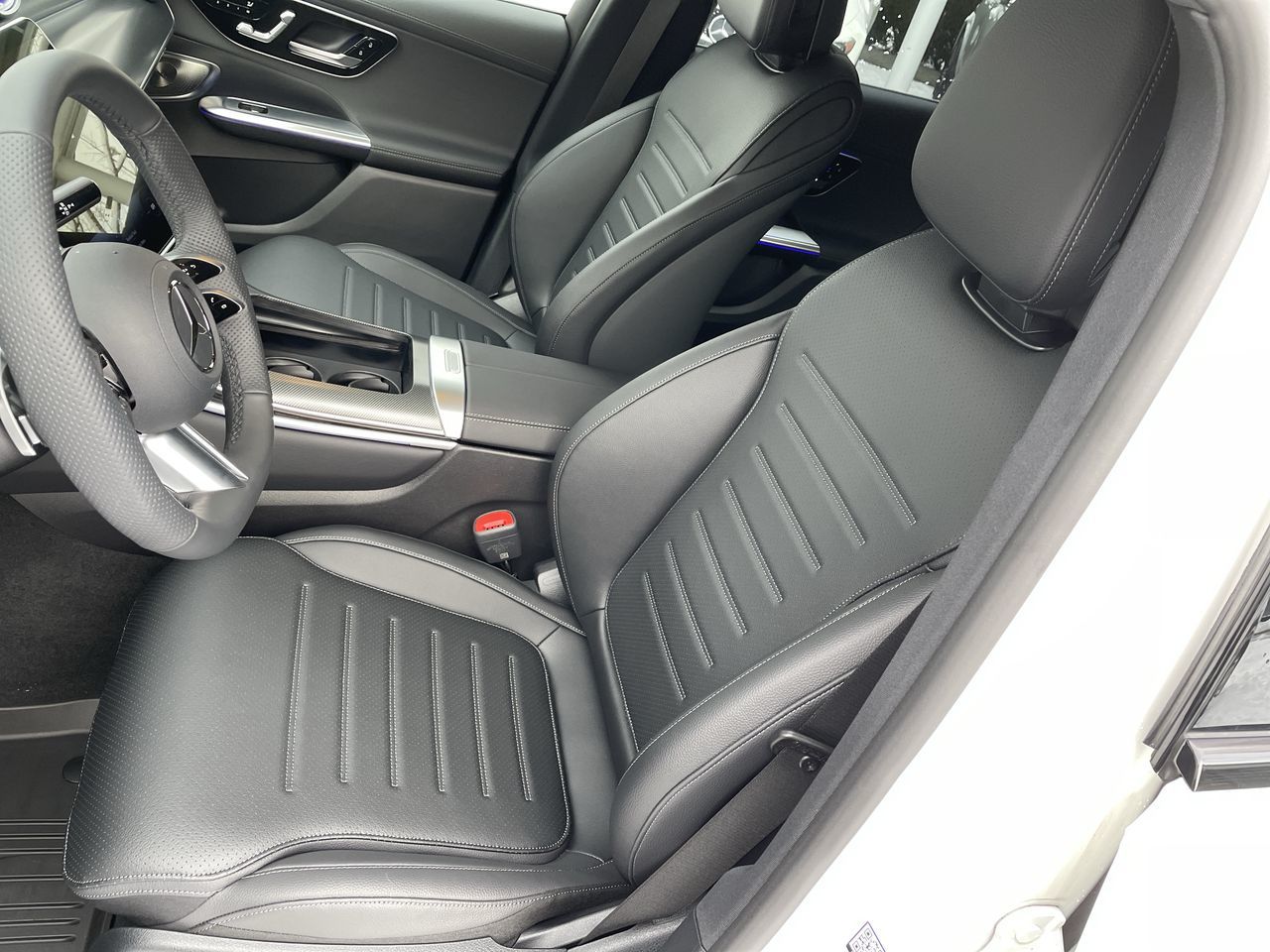 2025 Mercedes-Benz GLC300 in North Vancouver, British Columbia