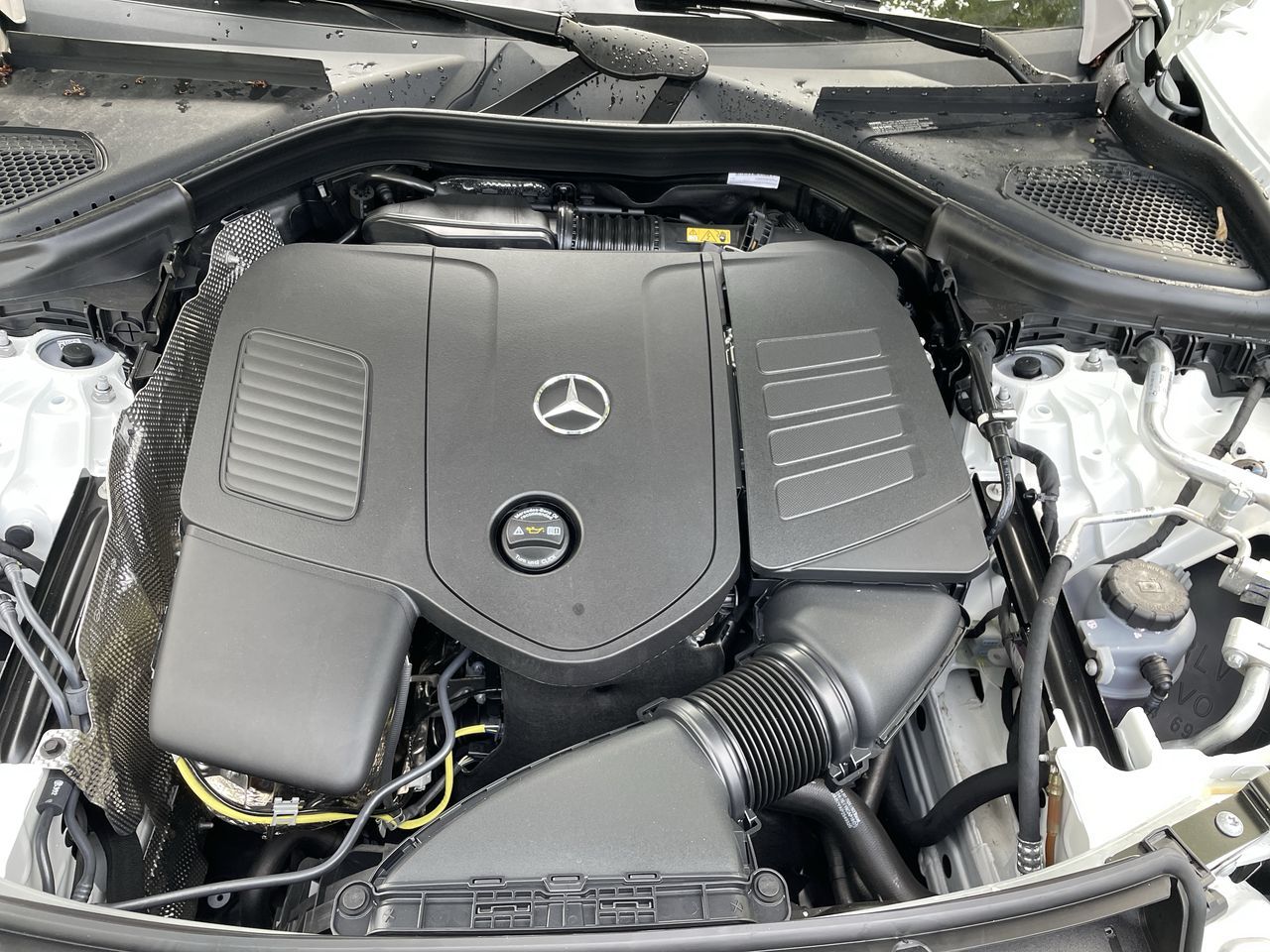2025 Mercedes-Benz GLC300 in North Vancouver, British Columbia