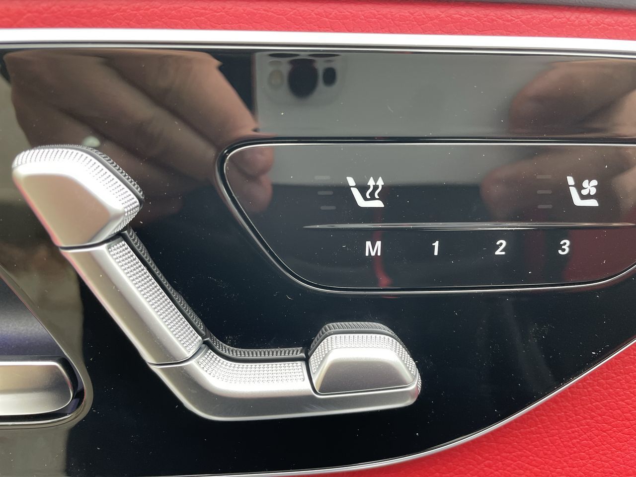 2025 Mercedes-Benz GLC300 in North Vancouver, British Columbia