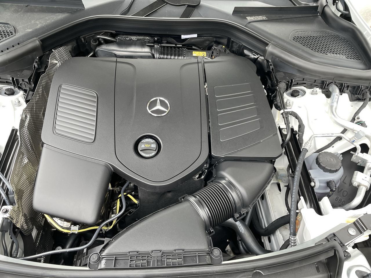 2025 Mercedes-Benz GLC300 in North Vancouver, British Columbia