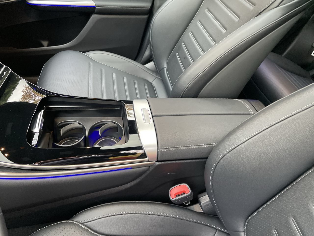 2025 Mercedes-Benz GLC300