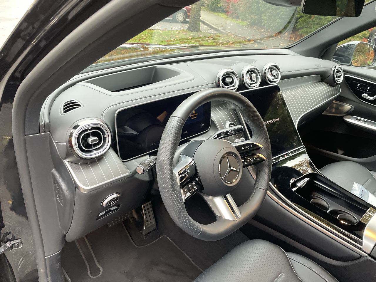 2025 Mercedes-Benz GLC300