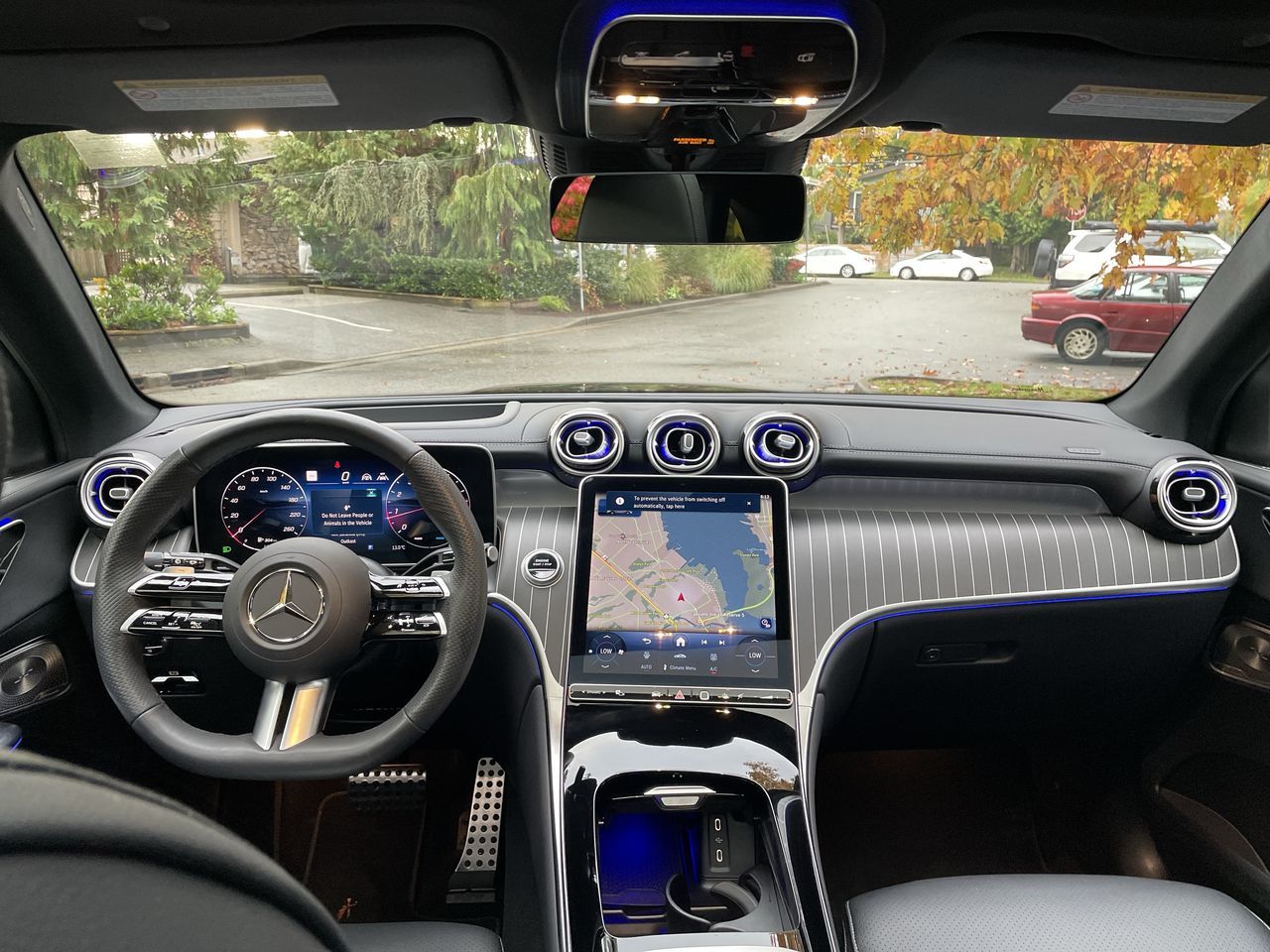 2025 Mercedes-Benz GLC300