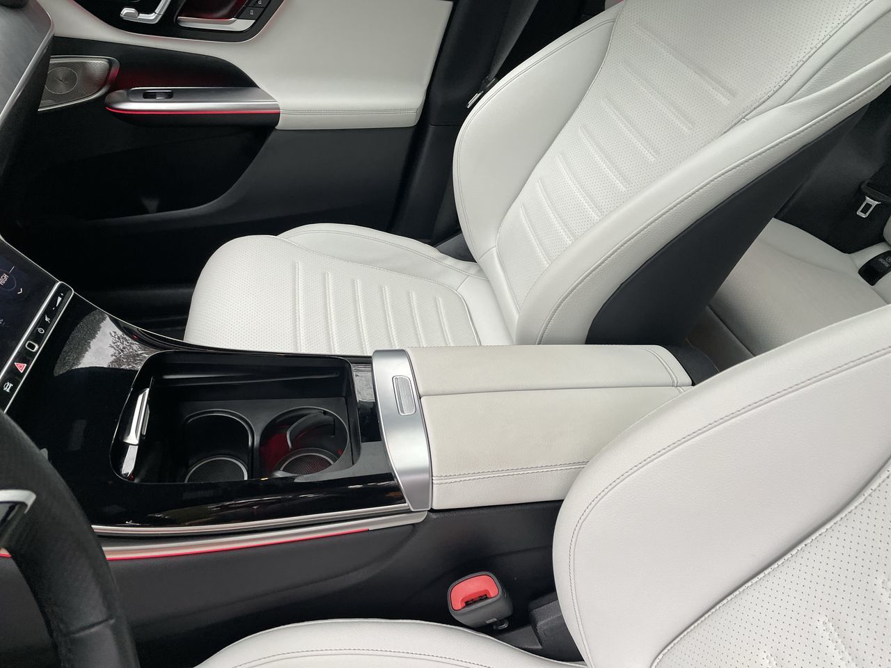 2025 Mercedes-Benz GLC300