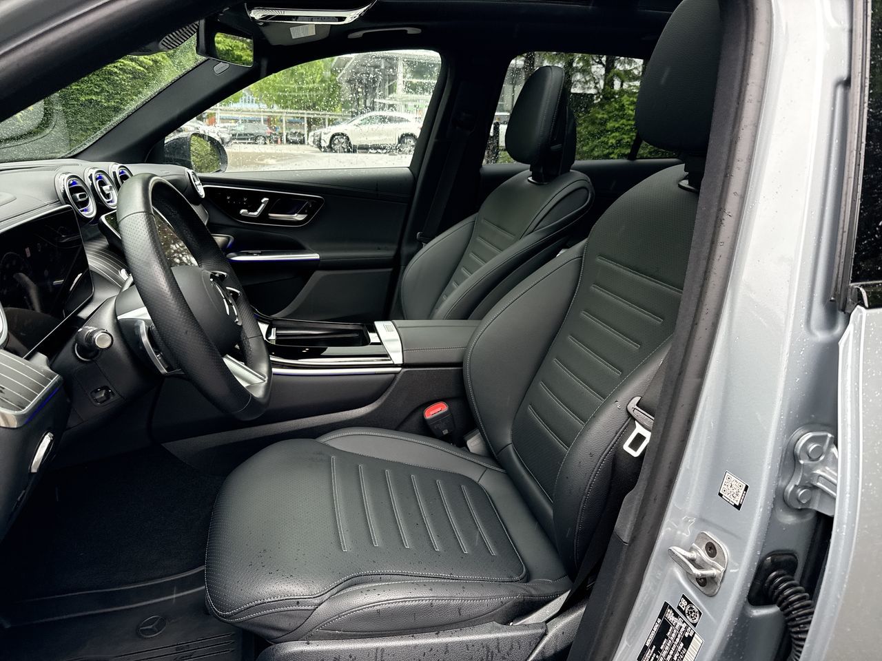 2025 Mercedes-Benz GLC300