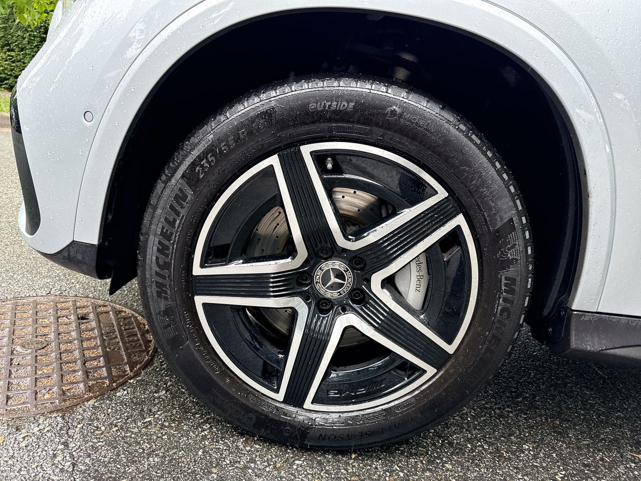 2025 Mercedes-Benz GLC300