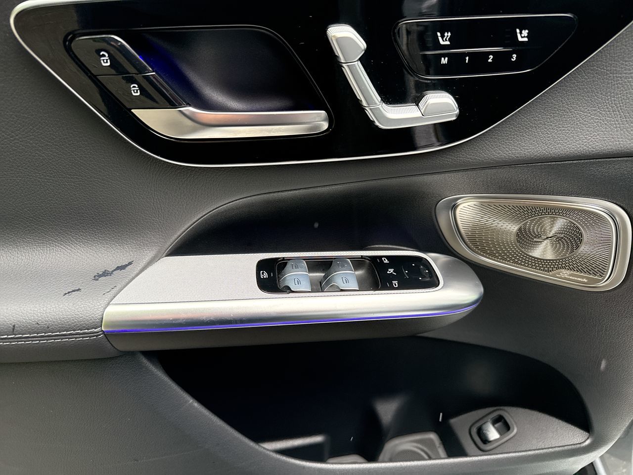 2025 Mercedes-Benz GLC300