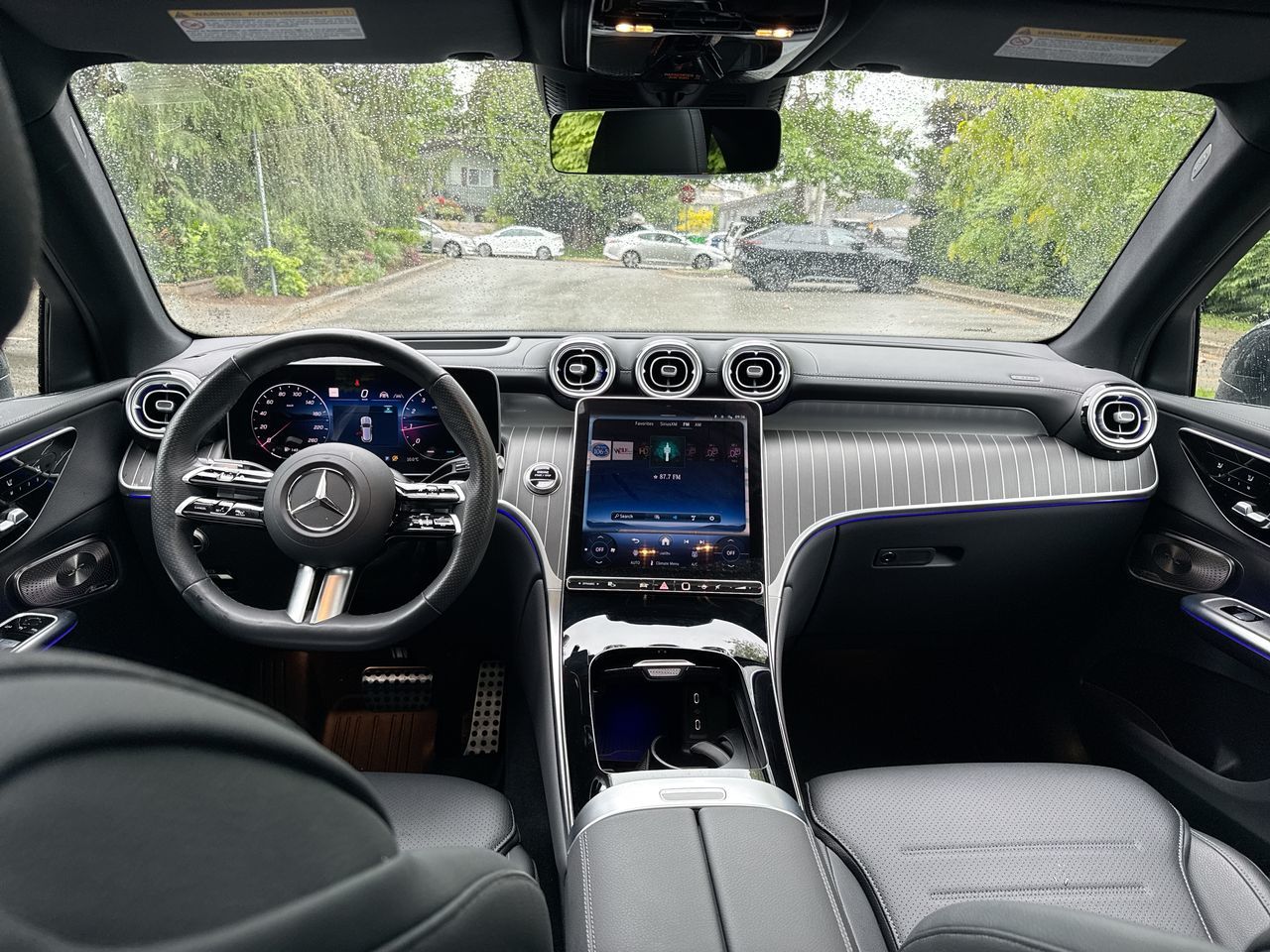 2025 Mercedes-Benz GLC300