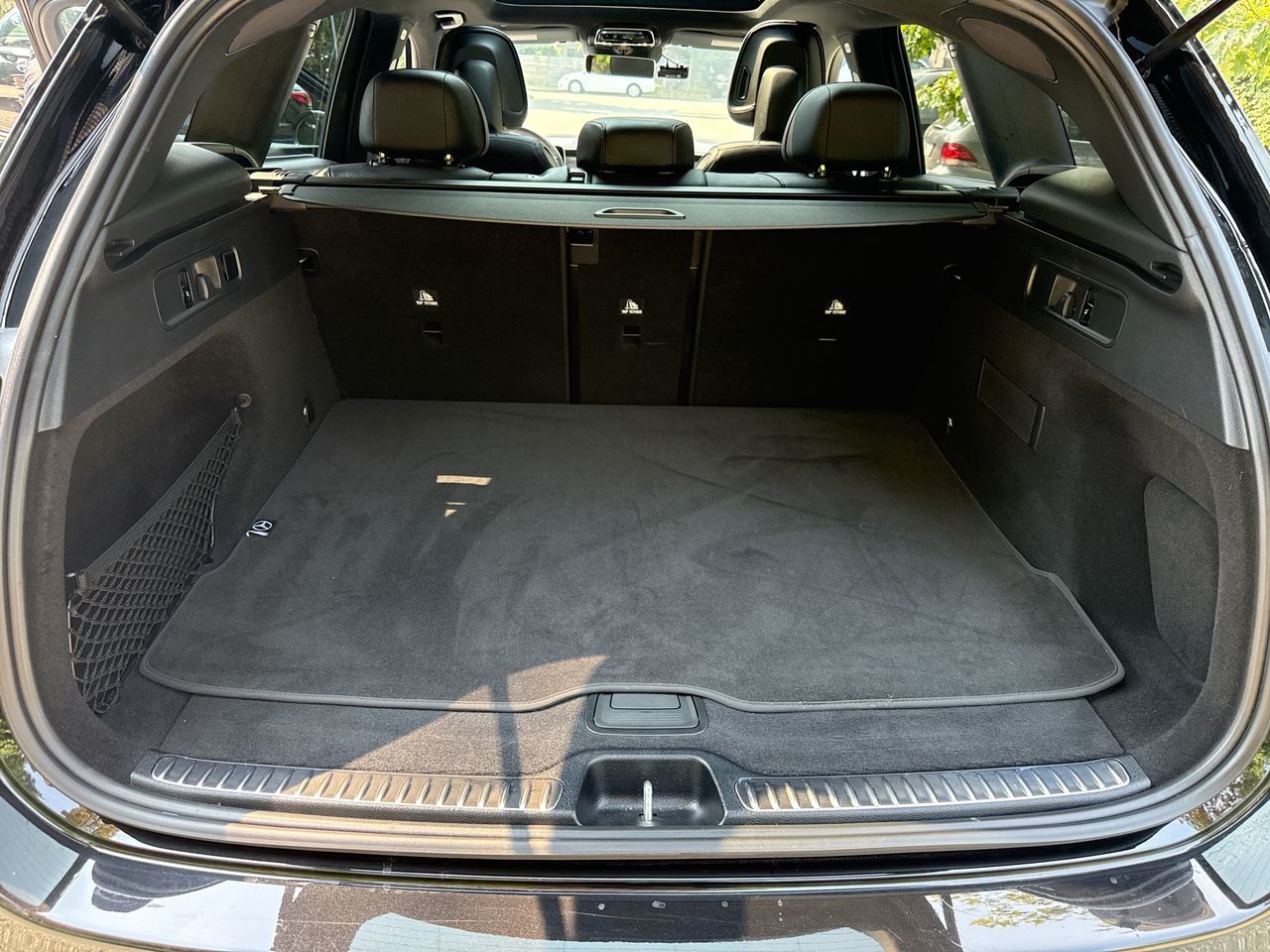 2025 Mercedes-Benz GLC300