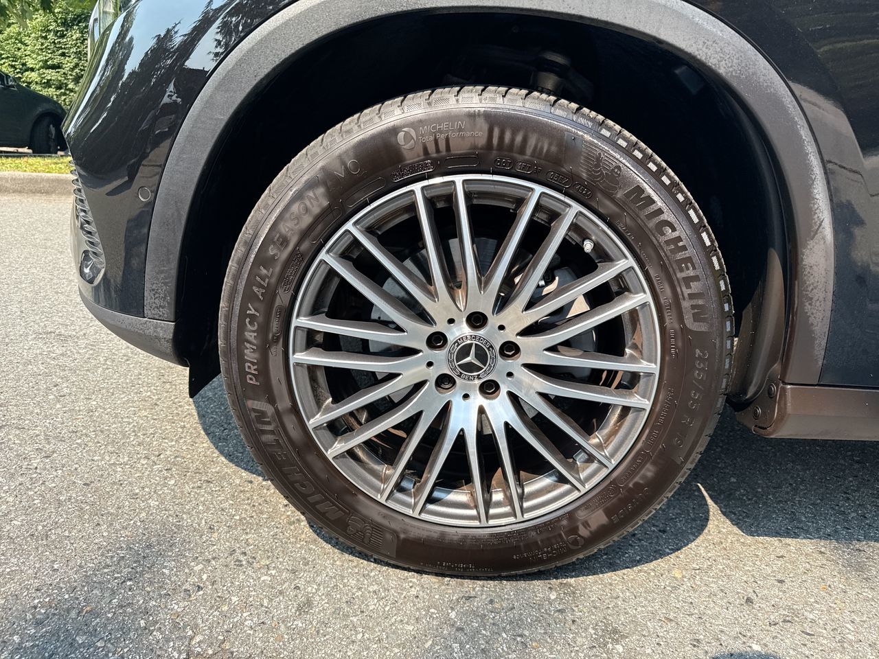 2025 Mercedes-Benz GLC300