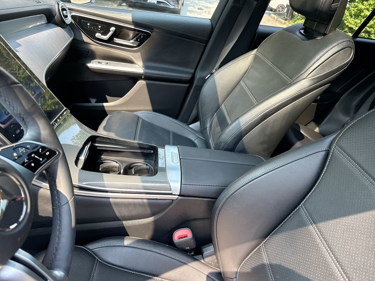 2025 Mercedes-Benz GLC300