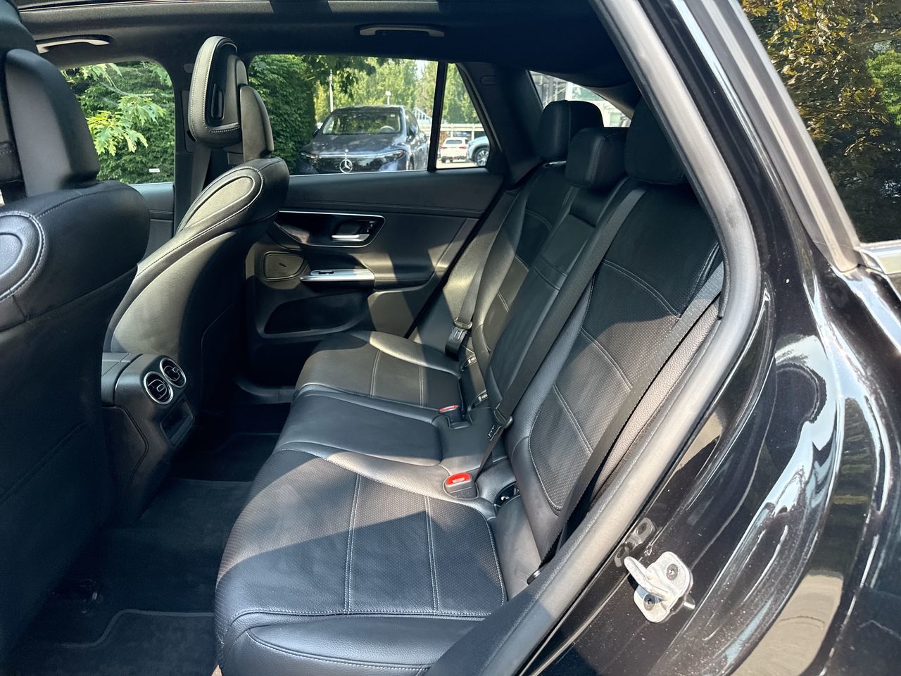 2025 Mercedes-Benz GLC300