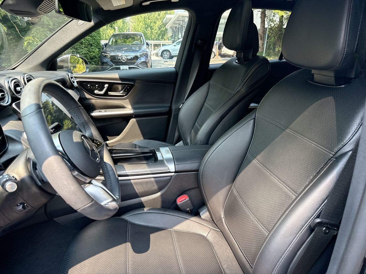 2025 Mercedes-Benz GLC300
