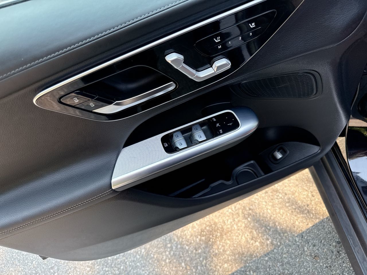 2025 Mercedes-Benz GLC300