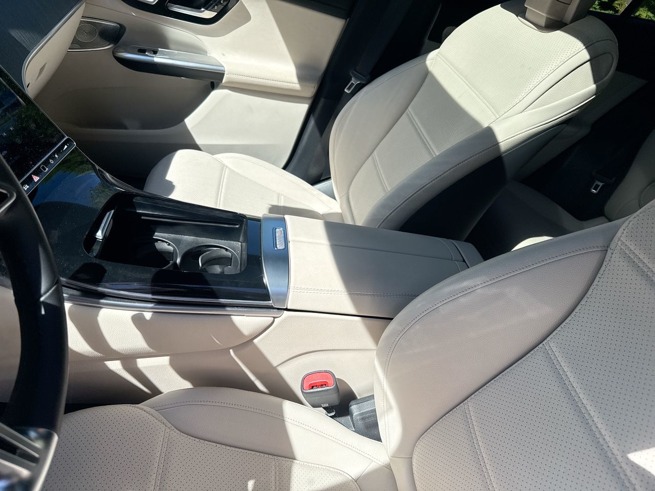 2026 Mercedes-Benz GLC300