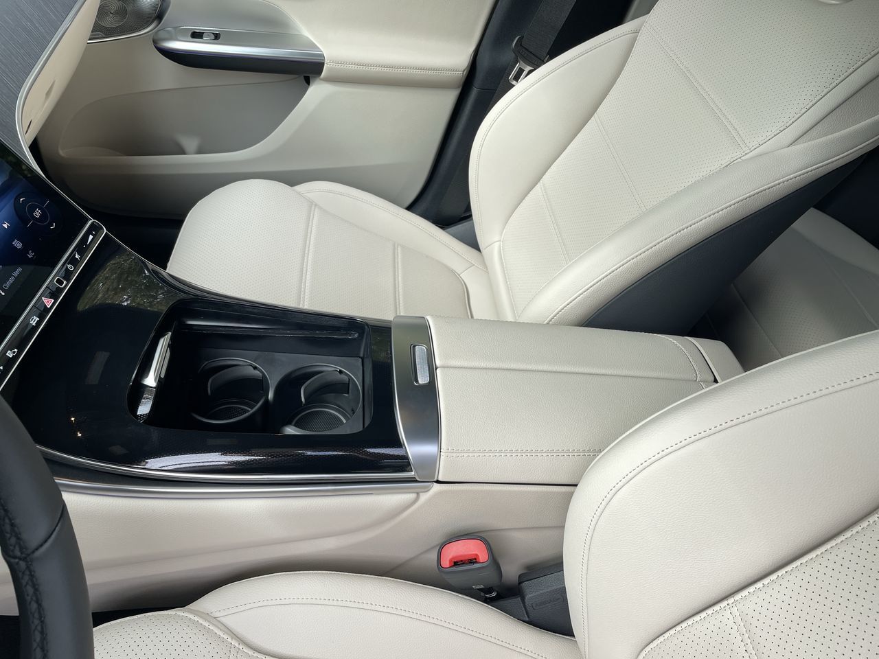 2026 Mercedes-Benz GLC300