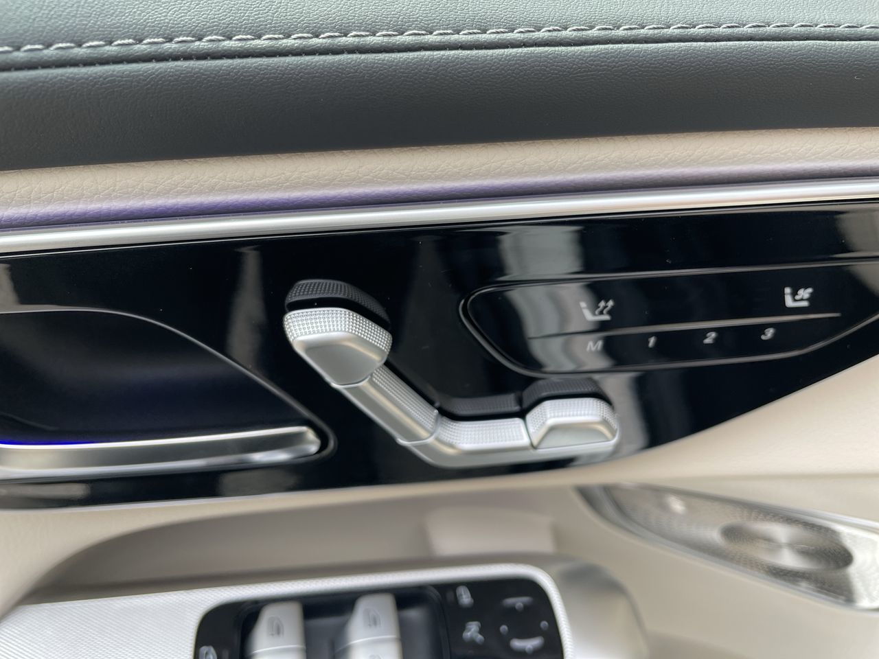 2026 Mercedes-Benz GLC300