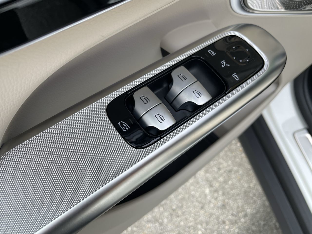 2026 Mercedes-Benz GLC300